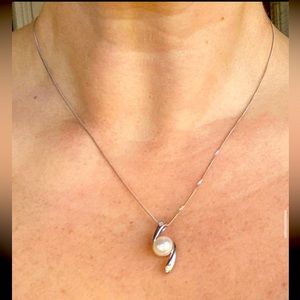 Real 10k white gold diamond and Pearl necklace